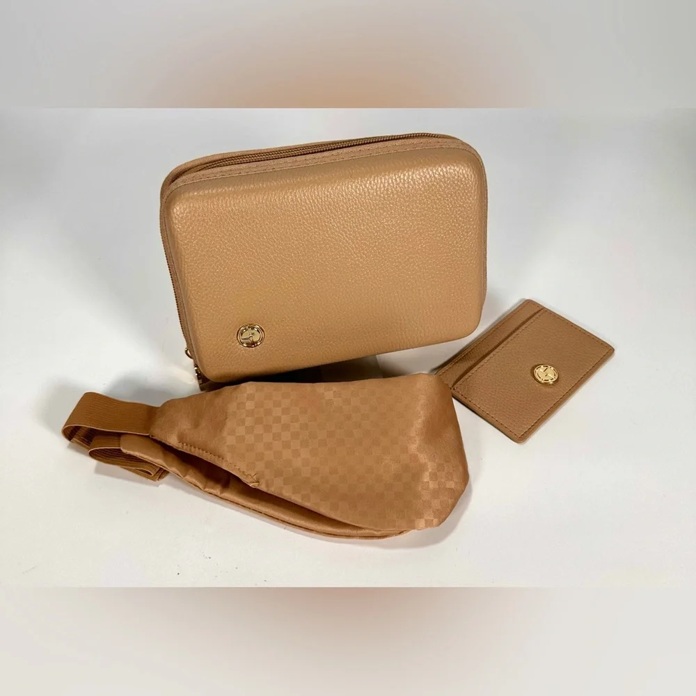 Giorgio Armani Cosmetic/amenity/toiletries Bag